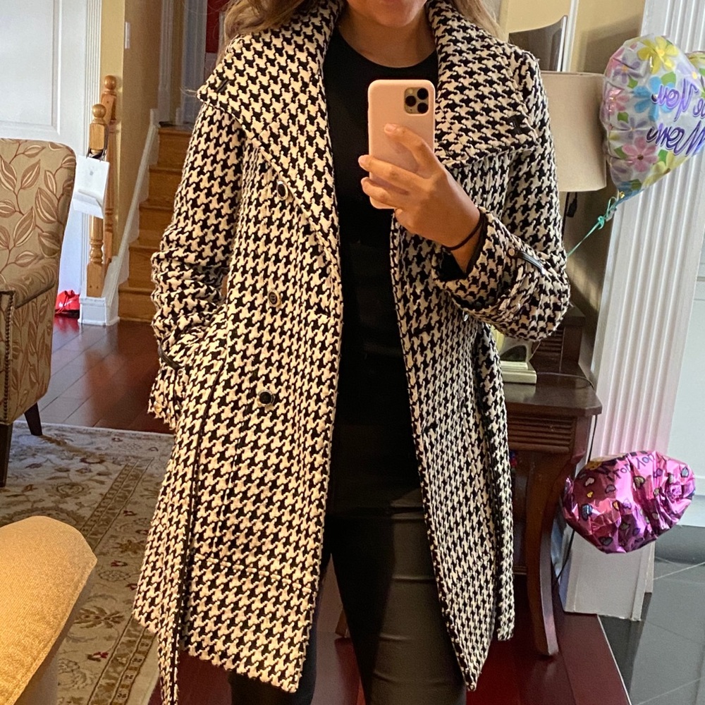 Calvin Klein Belted Houndstooth Coat